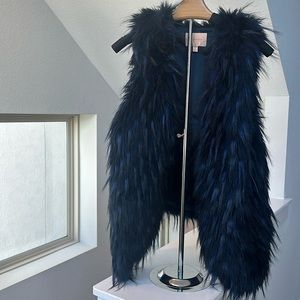 SKIES ARE BLUE blue fur vest size XS